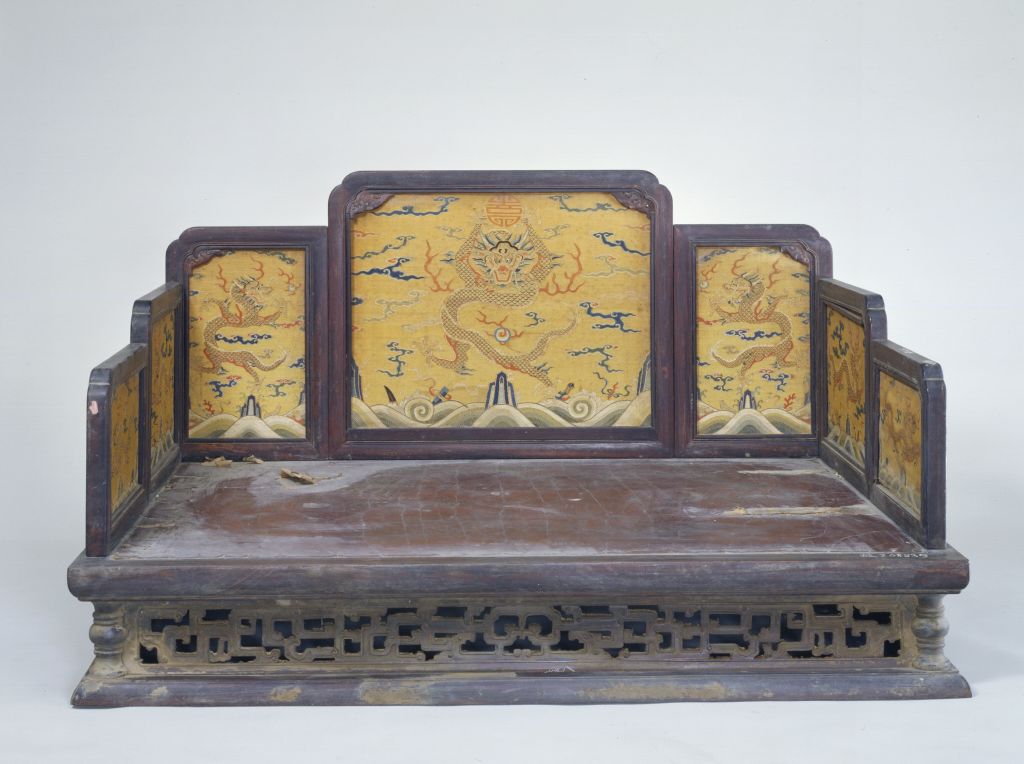 图片[1]-Rosewood throne inlaid with tapestry-China Archive